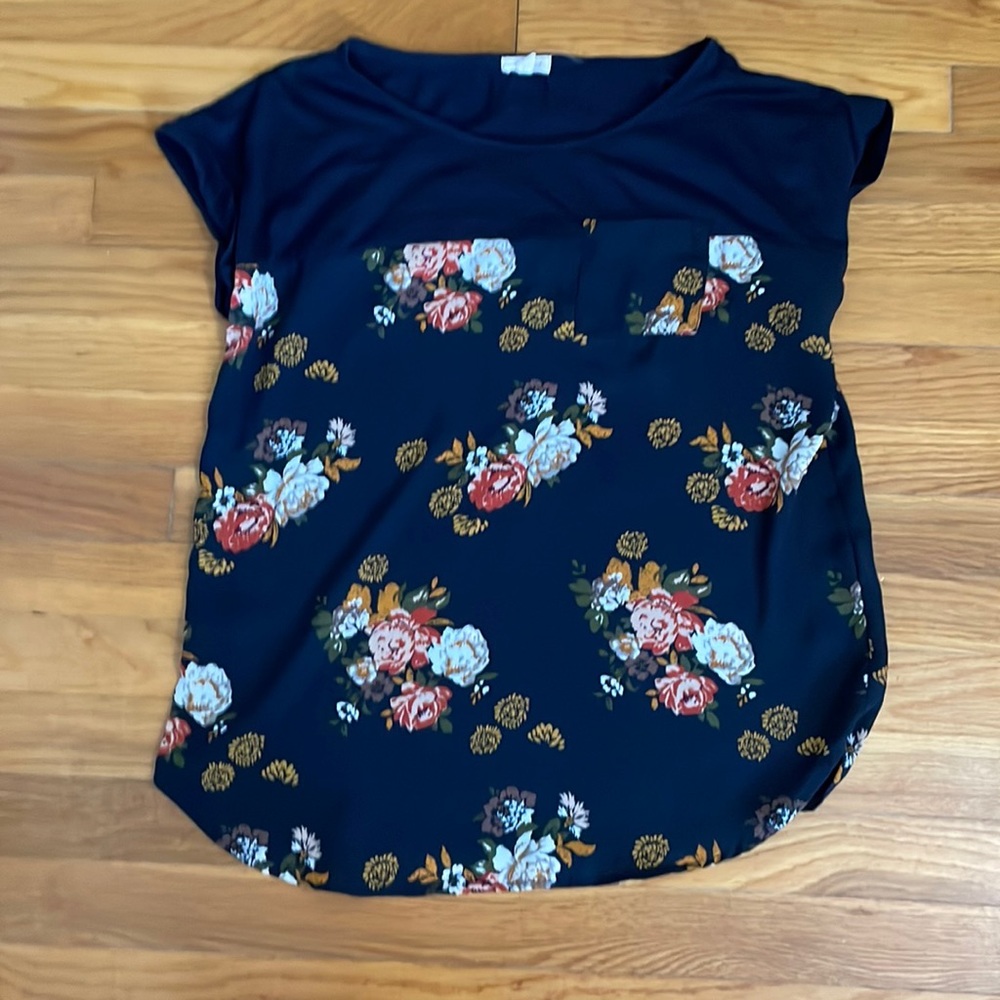 Adorable Mason and Belle tee with floral accents - Picture 1 of 3